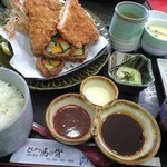 とんかつ 馬の背 - ミックスフライ定食1000円