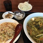 中華厨房 豊源 - 高菜そばと半チャーハン