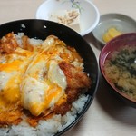 かねこ - とろとろチーズの和風カツ丼 (720円)