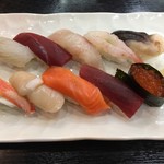 ヤン衆料理 北の漁場 - 寿司 上 10貫 握り盛り合わせ (富士)