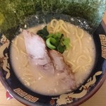 Yokohama Ie Keira-Men Shinzan - ラーメン並＋のり増し