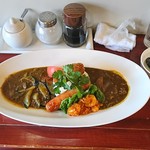 大衆中遊華食堂 八戒 - 「マトンキーマ&牛スジカレー」の合いがけ