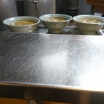 家系ラーメン ジェット家 - いっぱい丼ならべて放置