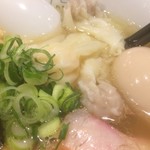 八雲 - トッピングの味玉は￥100円です