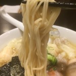 八雲 - ここのラーメンには細麺がよく合います