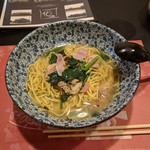 Ninya Ninyo Sakura Komachi - 鶏もも肉ほうれん草ピリ辛1360円