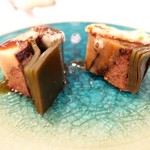 MAVO - 本日からお初の料理。アワビの昆布巻き
                                アワビの食感と2時間スープで煮込んだ昆布の食感が絶妙