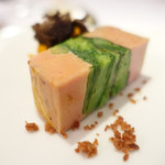 MAVO - 柔らか濃厚なフォアグラに菜の花のテリーヌ
      トリフとキンカンのコンポート。カリカリトッピングと柔らかフォアグラの食感