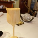 MAVO - ティーマッチングの一つ。木のワイングラス