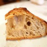 MAVO - パン。強力粉と酵母の独特の香り。