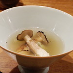 なかむら - 前菜　4種　 天草大王熊本地鶏の胸肉刺身。天草大黄の酒蒸しとトルゼーラ。鳥手羽の煮こごり。胸肉のたたきの辛子和え　