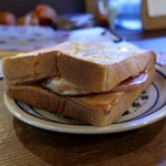 灯 - ハムエッグトースト