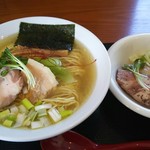 SAMURAI 桃太郎 - 鶏ダシ 塩味+特製トッピング