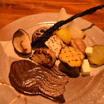 炭火割烹 蔓ききょう - 焼野菜の盛り合わせ。どれも旨かった。