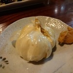 居酒屋しげちゃん - ニンニク揚げ(300円)