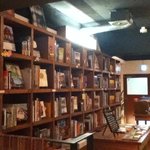 ワールドブックカフェ - 本棚