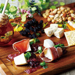 Meat and Cheese QUATTRO TABLE - 