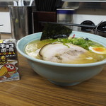 家系ラーメン 近藤家 - サイズ比較