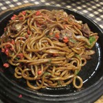 焼きそばと生パスタ ニコル - ソース焼きそば・肉増し