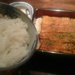 野田岩 - 鰻重オカズに、ご飯大盛り♪