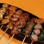 天笑 - 焼き鳥盛り合わせ。全ての焼き具合が絶妙！