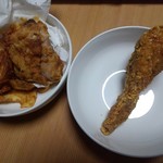 ケンタッキーフライドチキン - 右が「なんちゃらバター」