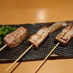 魚 串右衛門 - マグロ炙り串(塩)