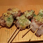 魚 串右衛門 - 豚巻きトマトチーズ串