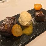 カーサ・デル・チーボ - チョコレートのカタラナとホワイトチョコのムース 金柑のコンポートと