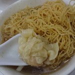 麥文記麵家 - 中からエビワンタンが出てきます