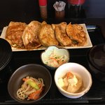 ごはん処 福笑亭 - 蓋開け忘れた、左ご飯右味噌汁です