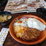 びっくりドンキー - ハンバーグ(150ｇ)＆若鶏しょうゆ香り揚げディッシュ