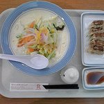 リンガーハット - 【期間限定】白菜ちゃんぽん（スモール）：６４８＋餃子（５個）：２７０円（各税込）【２０１８年１月撮影】