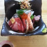 海さくら - 海鮮丼、少しだけアップ