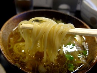 鶴麺 - 塩つけそば　麺をつける