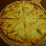 ビヤホールライオン - ６種チーズのおつまみピザ