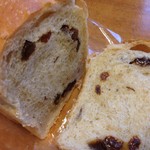 天然酵母・パン工房 みなみ風 - レーズン食パン　360円