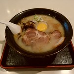 Menya Takumi - 【2018.2.5(月)】とんこつラーメン(並盛・100g)700円