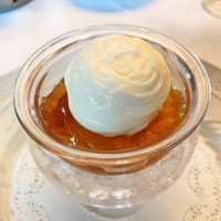 マダム・トキ - 北海道産牡丹海老と雲丹のコンソメジュレ、季節のお野菜のエスプーマ