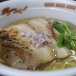 らぁ麺 飛鶏 - 名古屋コーチンとホタテの芳醇塩らぁめん