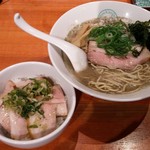 麺屋 六感堂 - 濃厚背脂煮干中華そば（某日限定）＋ネギ塩豚カルビ丼（限定チャコ飯）