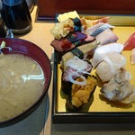 鮨覚 - 味噌汁はエビの頭か大鰐温泉もやしが選べました♪
