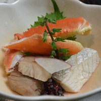 和 みなもと 鎌倉パークホテル - カニと白身魚の小鉢