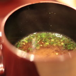 東麻布 天本 - 赤だし