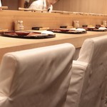 東麻布 天本 - 店内カウンター席