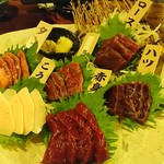 馬肉酒場 馬鹿うま精肉店 - 馬肉盛り合わせ