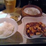 鶴田食堂 - 麻婆豆腐定食＋生ビール