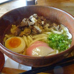 Akamura - すじ肉うどん700円