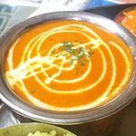 インド ダイニング カフェ マター - マターディナースペシャルセット1270円 バターチキンカレー中辛 マンゴーラッシー