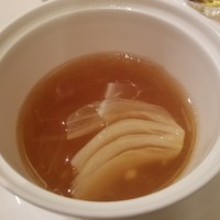 中国飯店 富麗華 - 金華ハムとフカヒレの高湯蒸しスープ